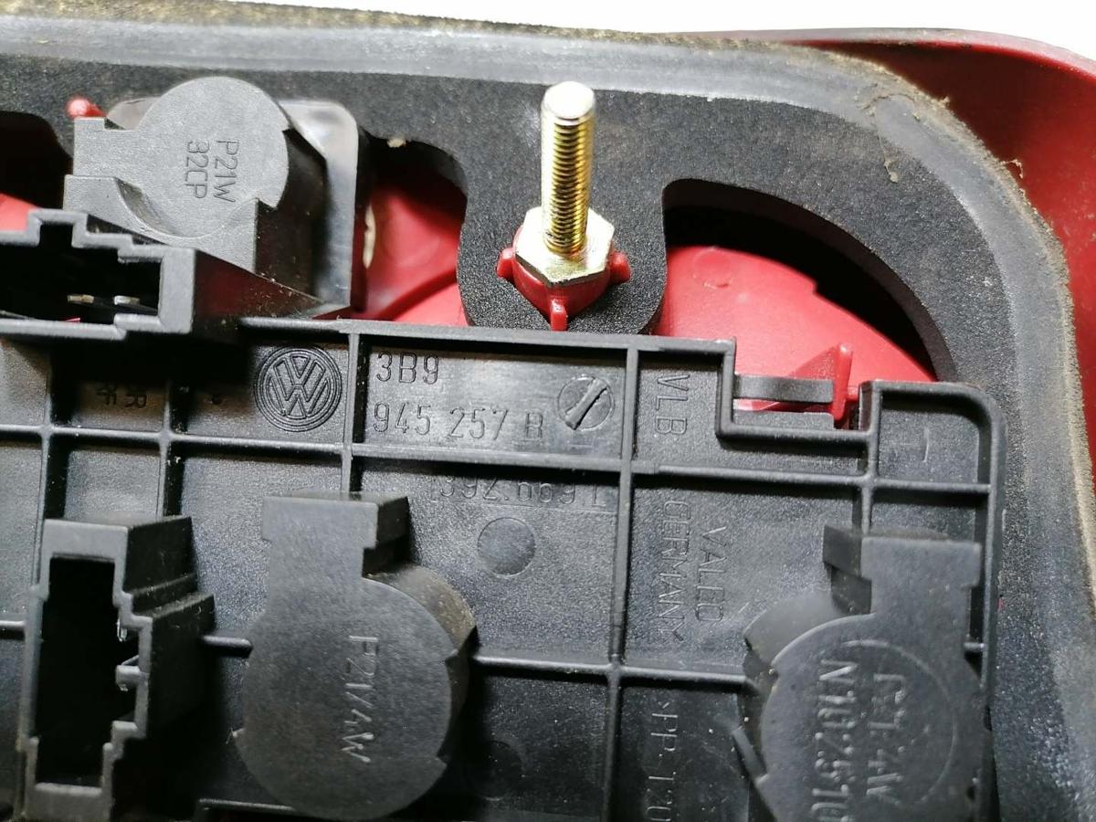 VW Passat 3BG original R&uuml;cklicht R&uuml;ckleuchte Schlussleuchte links Kombi Bj.2002